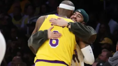 Lebron James anuncia que asistirá a la apertura de la residencia de Bad Bunny