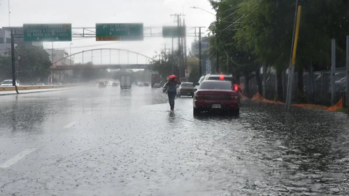 Indomet alerta sobre lluvias por onda tropical y vaguada en el territorio nacional