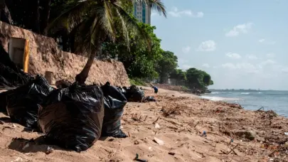Medio Ambiente detiene las operaciones de limpieza de playa en Punta Cana por impacto ambiental