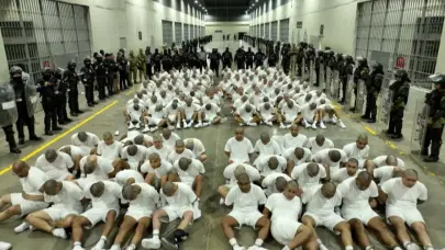 Venezuela denuncia golpizas y abusos a migrantes en megacárcel salvadoreña