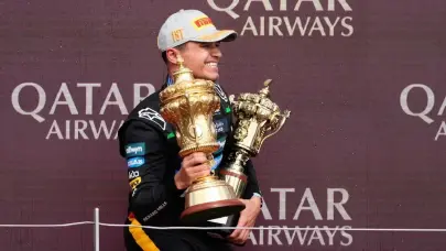 Lando Norris gana en Inglaterra y recorta a Piastri, sancionado en una loca carrera