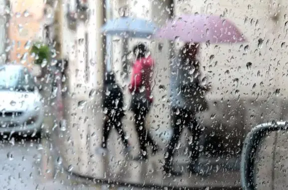 Onda tropical provocará lluvias intensas esta tarde en varias provincias del país