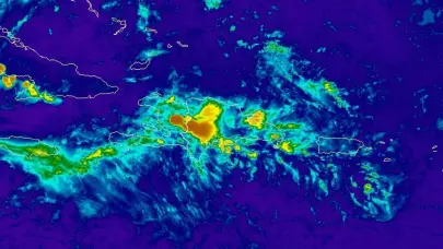 Onda tropical se aleja dejando lluvias ligeras en la tarde