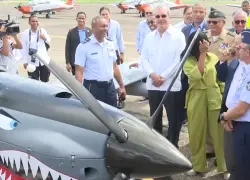 Presidente Abinader supervisa ensamblaje de aviones en Base Aérea de San Isidro