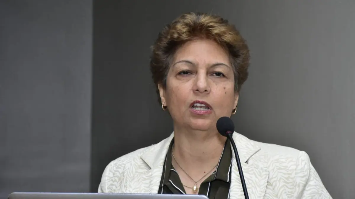Rosario Espinal advierte sobre riesgo de división al PRM por candidaturas anticipadas y llama al presidente a asumir su responsabilidad