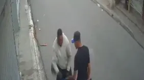 Asaltantes golpean hombre y le roban el motor a plena luz del día