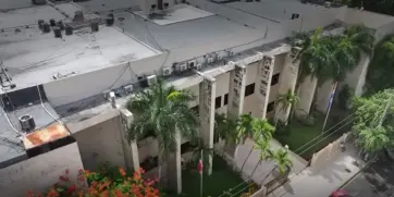 El edificio de las Cortes del Centro de los Héroes: entre la historia, el deterioro y el dilema de su destino