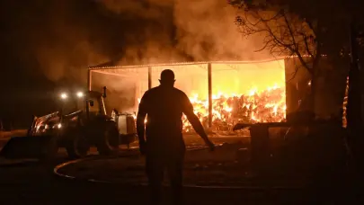 Sigue la lucha de los bomberos en Grecia contra los incendios