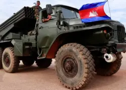 Tailandia dice que Camboya ha violado el alto el fuego acordado en la frontera