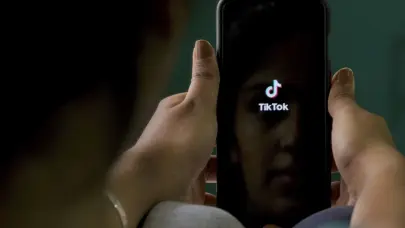 Un paquistan&iacute; mata a su hija por los videos que sub&iacute;a a TikTok