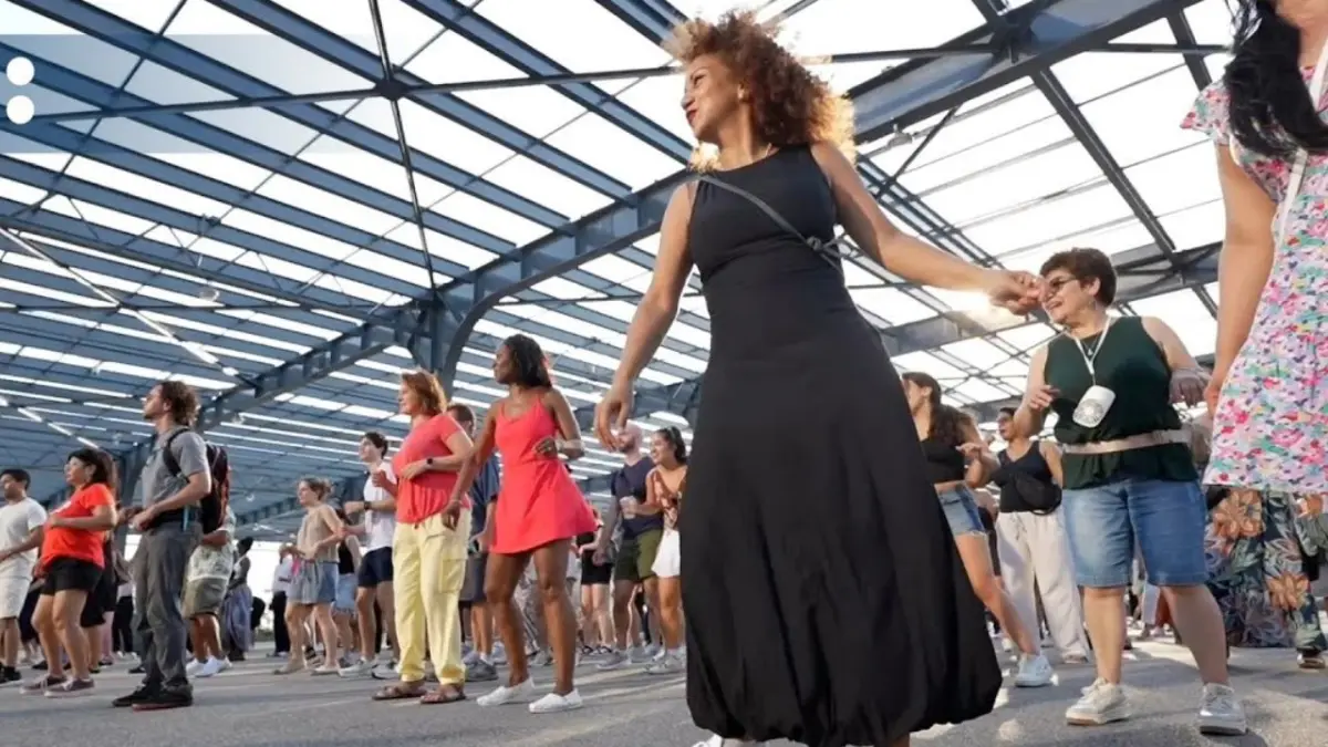 Un salsódromo gigante a orillas del río Hudson en las tardes de Nueva York