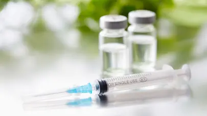 Arrestan presunto hacker chino por espiar vacunas contra covid de EE.UU.