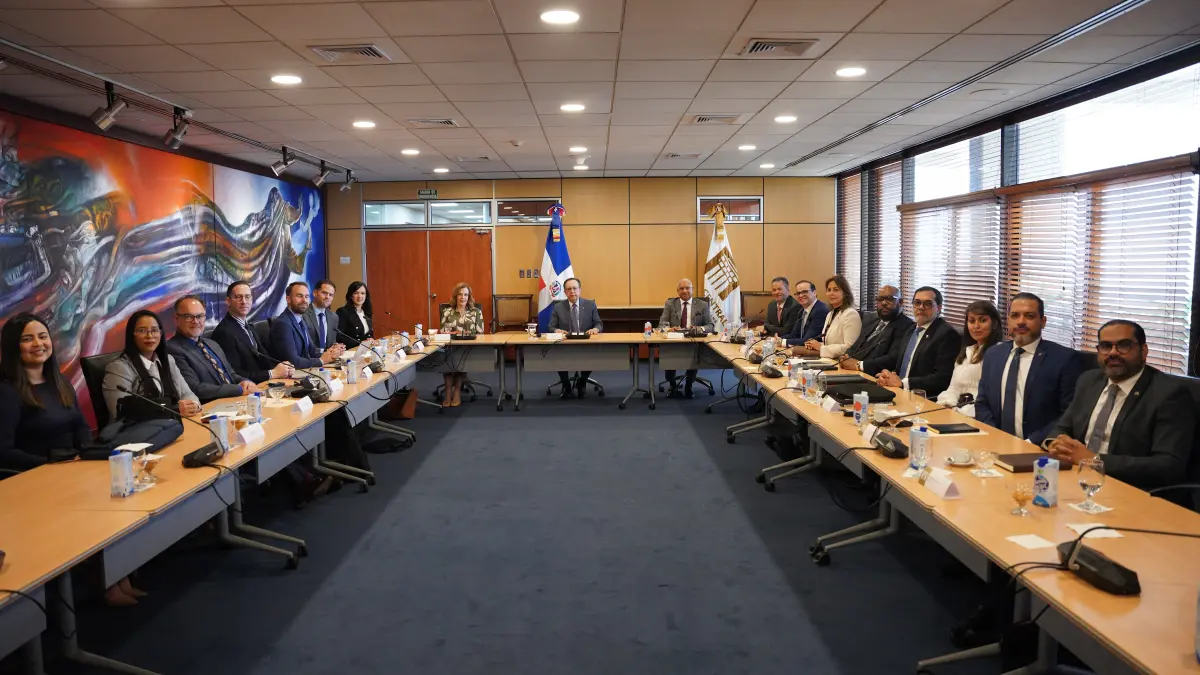 Valdez Albizu se reúne con Tony Blair Institute y Vicepresidencia de la República