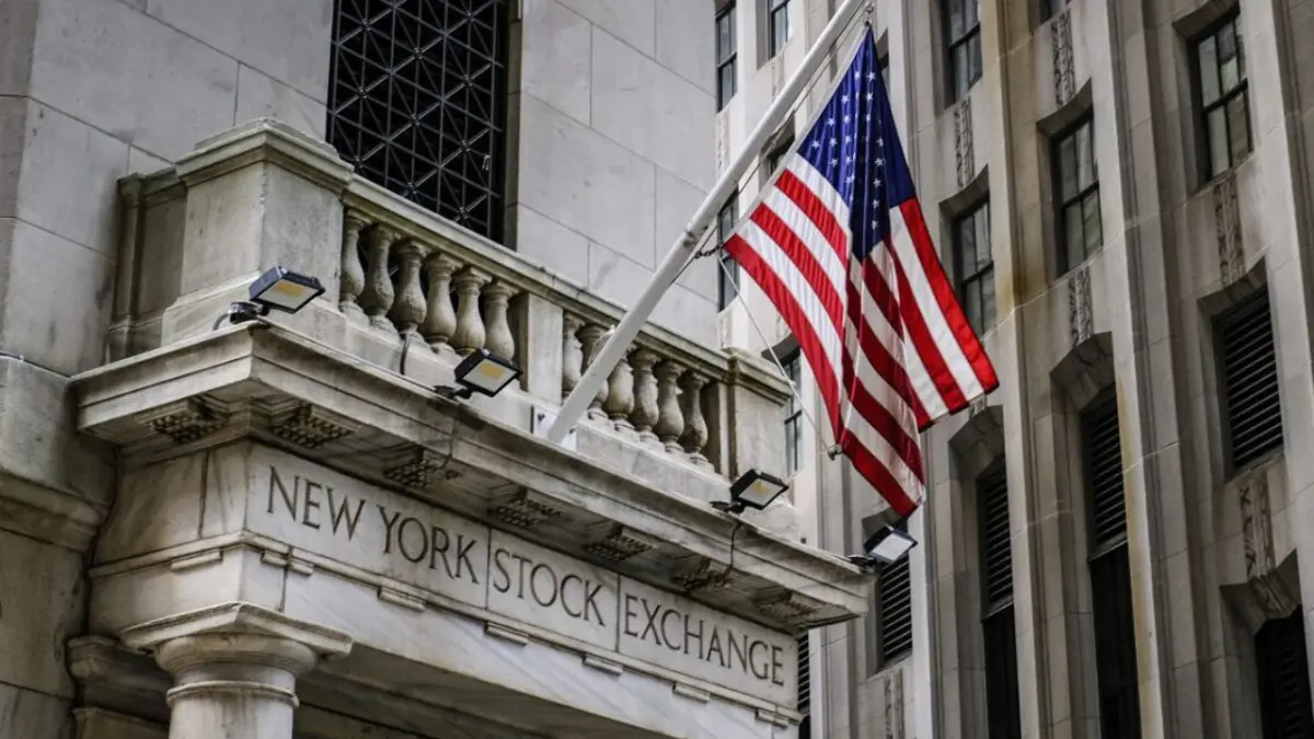 Wall Street cierra con récord en Nasdaq y bajadas en otros índices tras dato de inflación