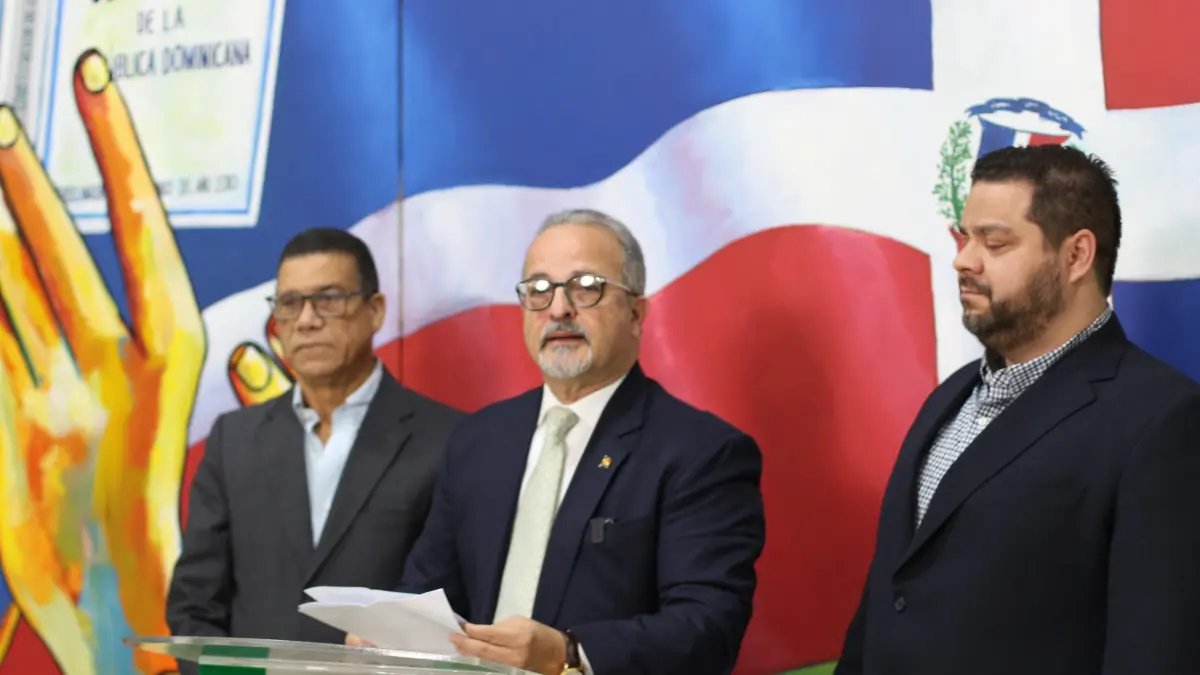 FP responde a Abinader: “Hay que intervenir Senasa; usted recibió un sistema estable que está quebrando”