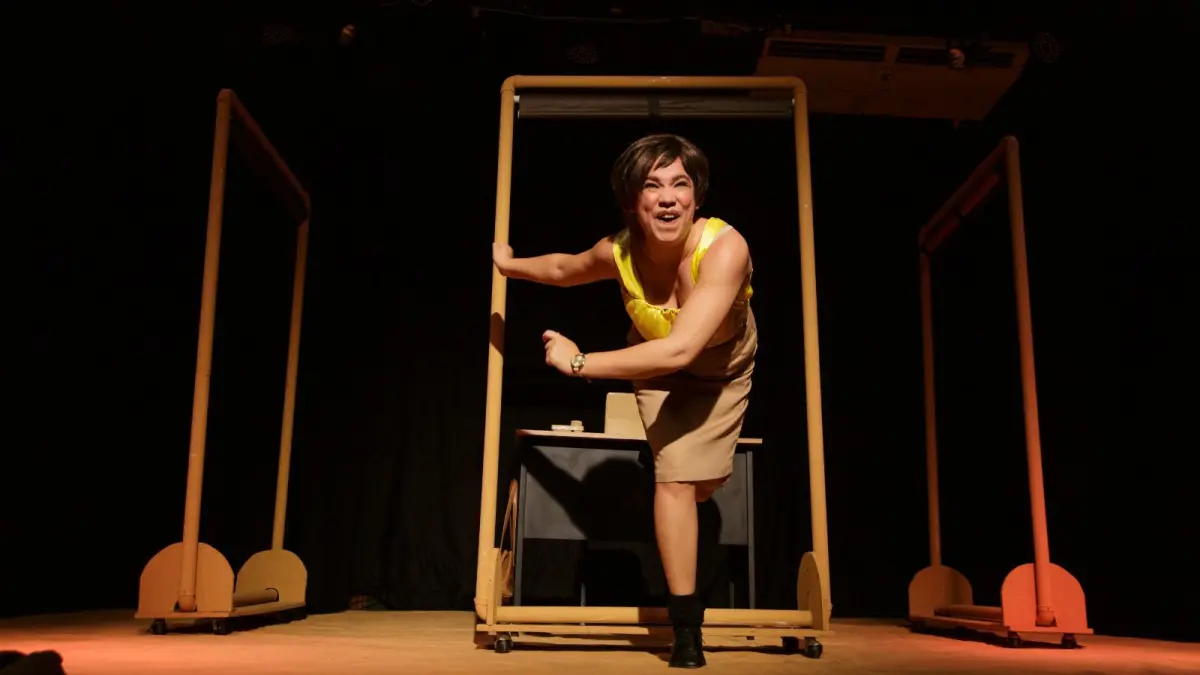 “Una mujer quiere escribir un informe” llega a Bellas Artes en función exclusiva