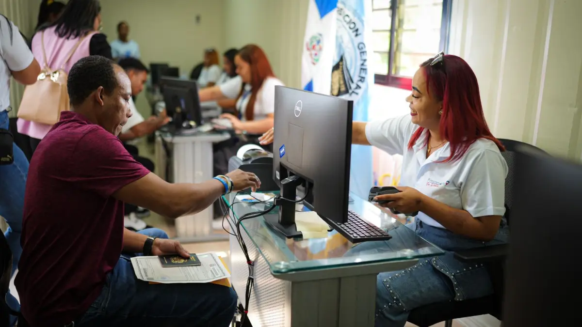 Operativo “Pasaporte en Ruta” beneficia a más de 900 ciudadanos en Samaná