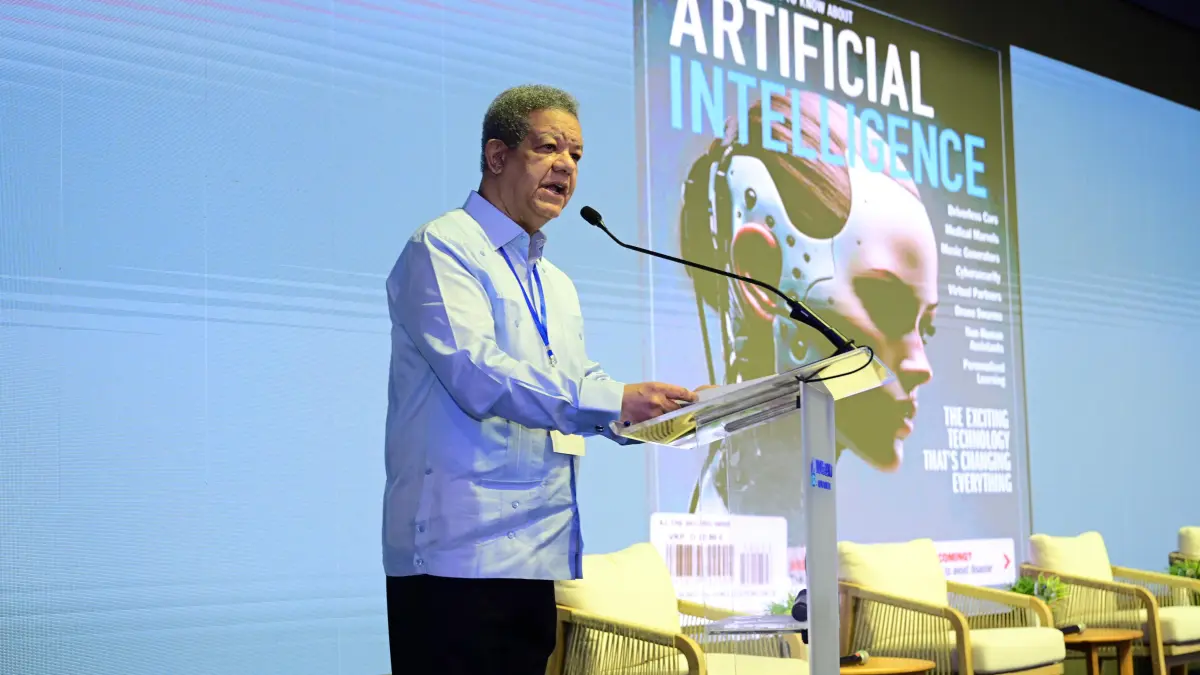 Leonel Fernández asegura que la humanidad necesita una inteligencia artificial más incluyente, “que empodere a las personas”