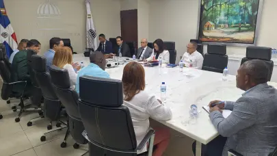 Exdirectores del MINERD denuncian persistente vulneración de derechos adquiridos pese a gestiones políticas, administrativas e institucionales