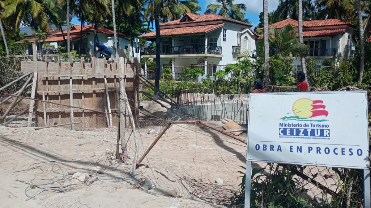 Ministerio de Turismo, a través de CEIZTUR, interviene el sector Las Ballenas en Las Terrenas