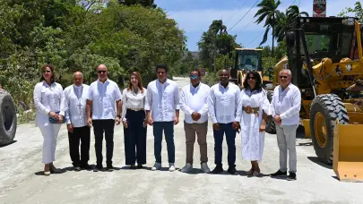 Ministro Collado deja iniciados trabajos reconstrucción vía acceso playa Teco, Puerto Plata