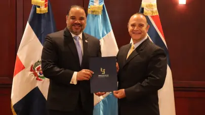 Defensor del Pueblo recibe reconocimiento internacional por promover derechos