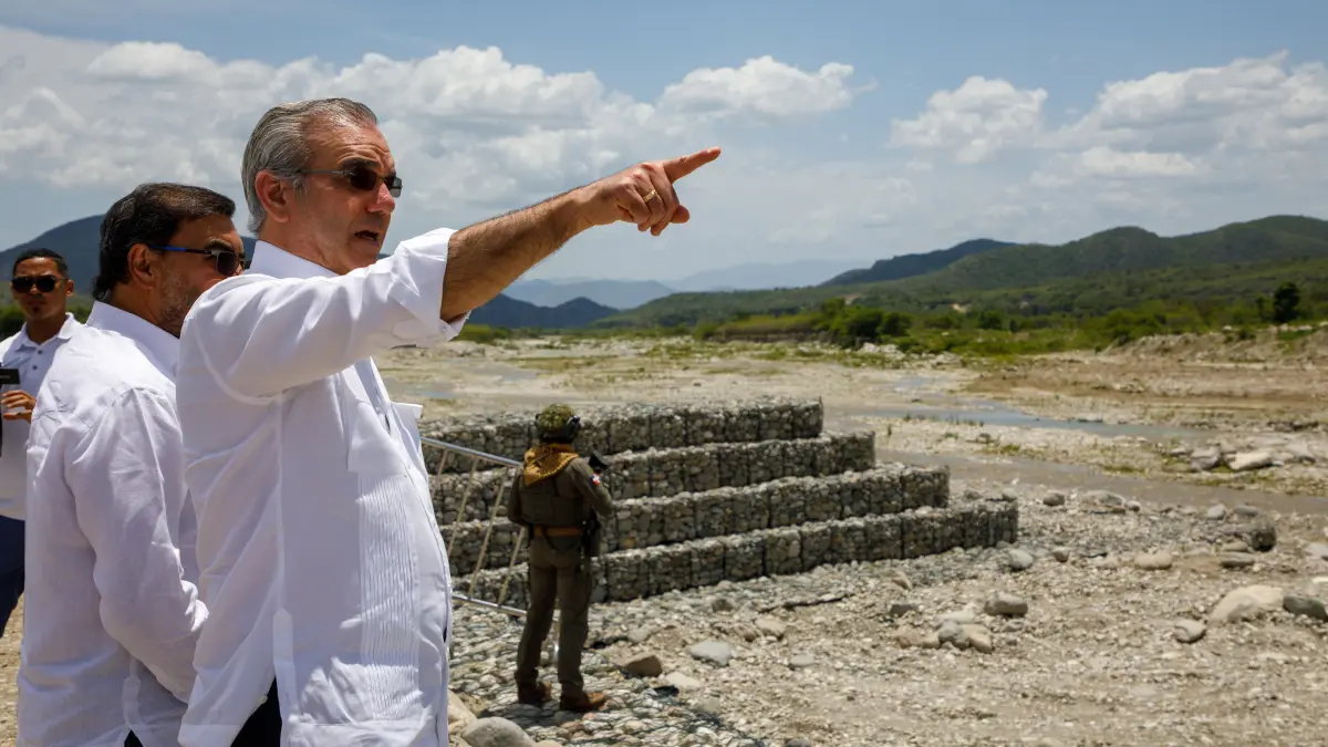 Presidente Abinader inaugura obras hidráulicas en Azua